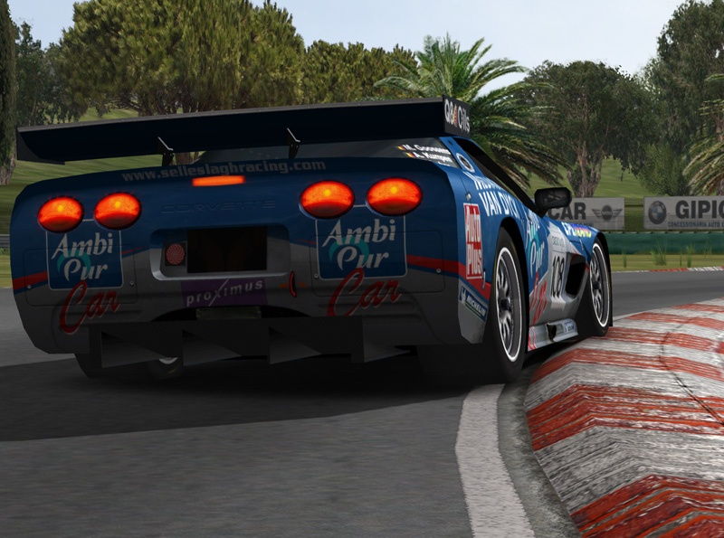 GTR 2: FIA GT Racing Game - screenshot 1